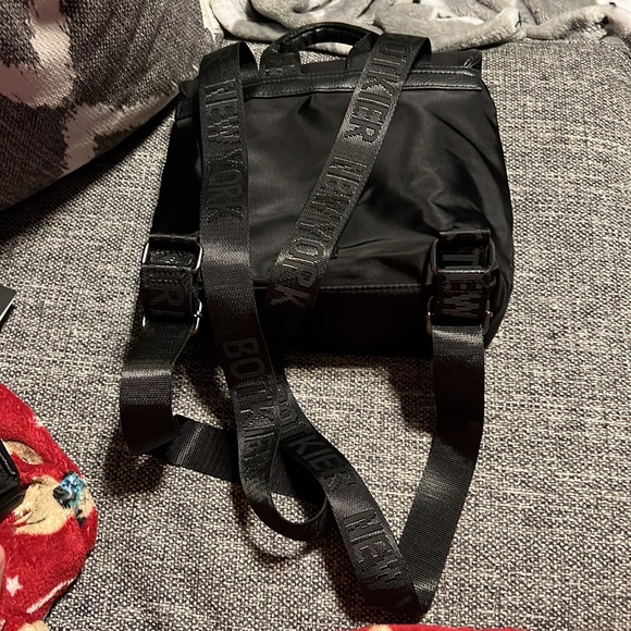 NWOT BOTKIER NEW YORK Trigger Backpack - Picture 9 of 10
